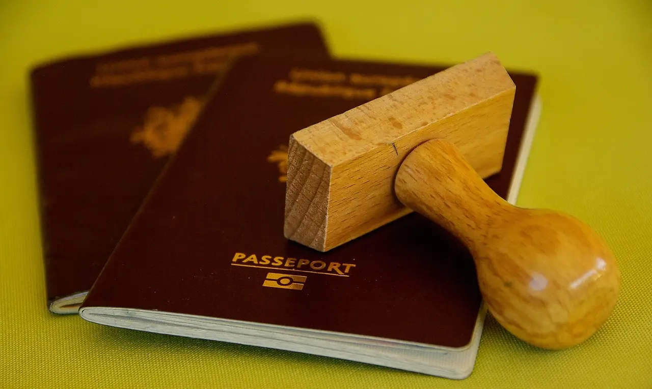 US tightens immigration rules, ends auto renewal of work permits for H-4 spouses - The Tribune